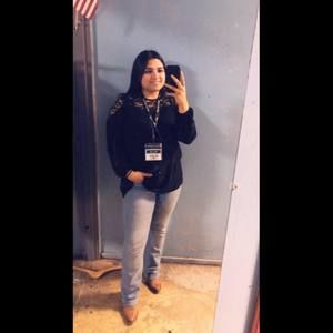 Meet your Posher, Roxanne